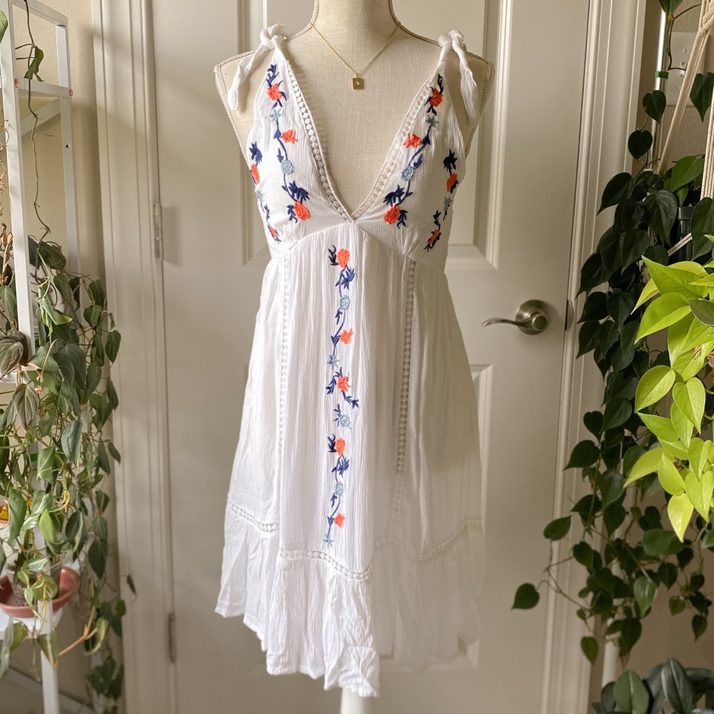 Jessica Simpson - Floral Embroidered Cotton Sundress